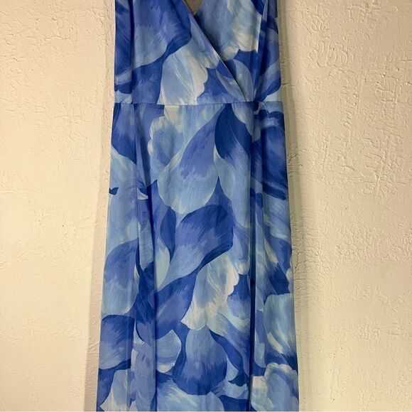 LULU’S The Way to Perfection Blue Abstract Print Surplice Maxi Dress - Picture 6 of 15